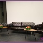 dekoracja kwiatowa konferencji prasowe